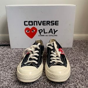 Nice pair of converses for women barely worn.get ready for summer 🌅🌅